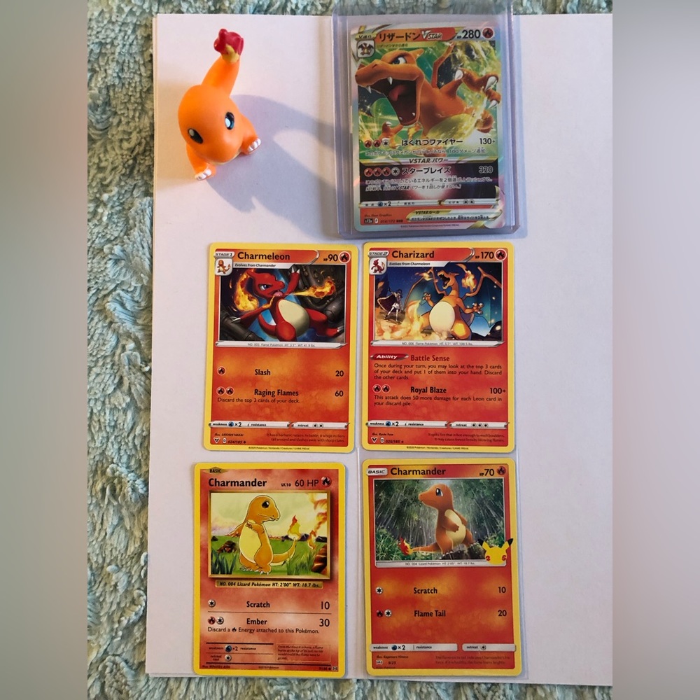 Pokémon Charizard Bundle